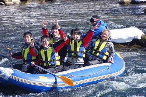 雪景色ニセコ清流下り